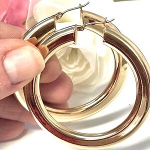 Gold Toned 2.5" Hoops